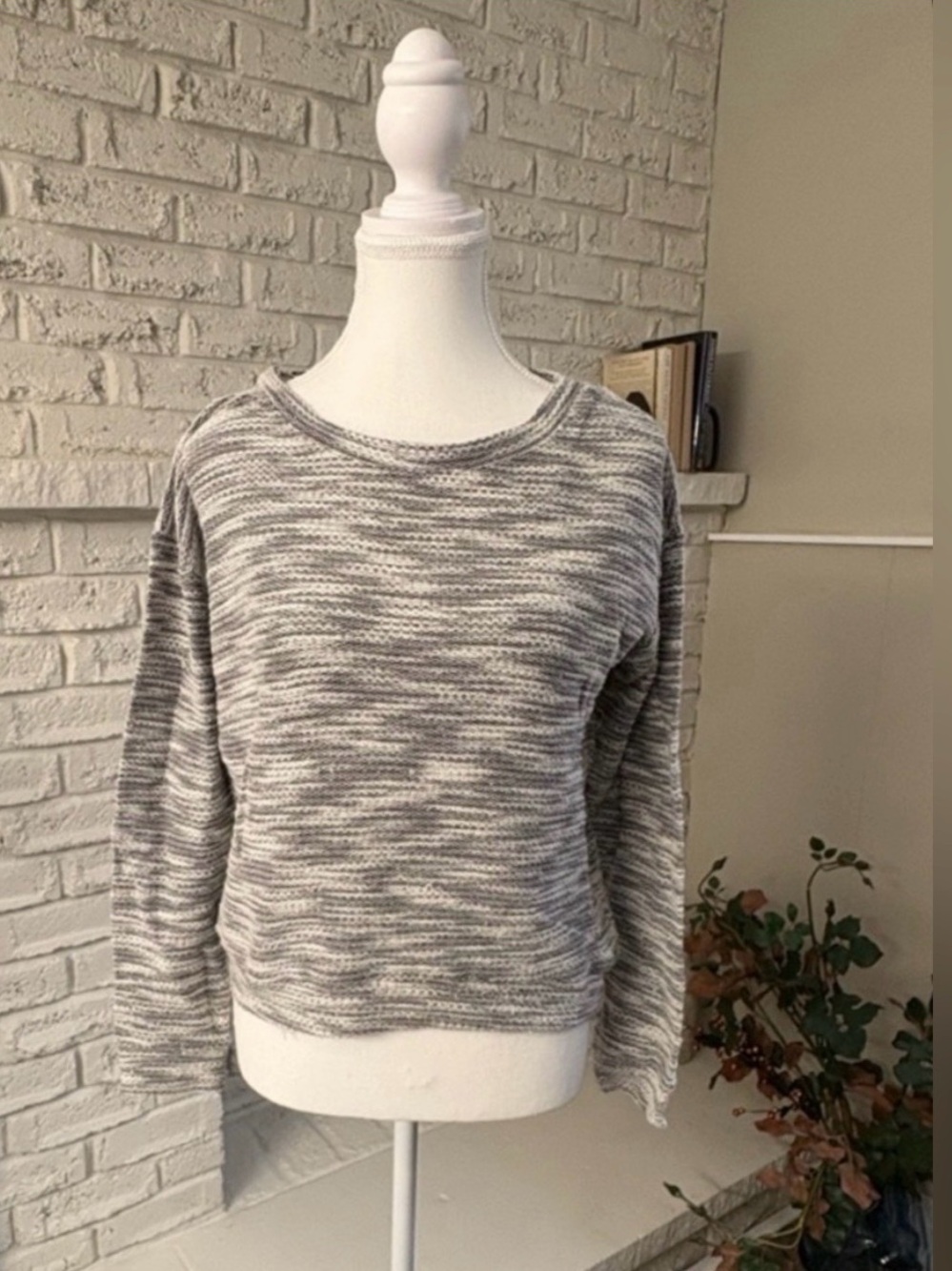 Hollister Co Women's Medium Grey White Space Dye Marled Knit Sweater M
